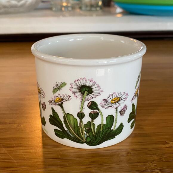 Portmeirion The Botanic Garden BELLIS PERENNIS White Ramekin - Picture 1 of 7